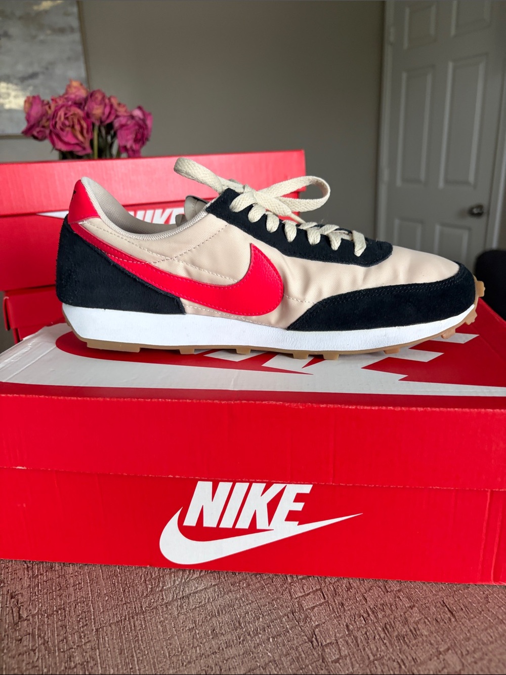 Nike Men’s Retro Runner Sneakers - Red / Black / Cream